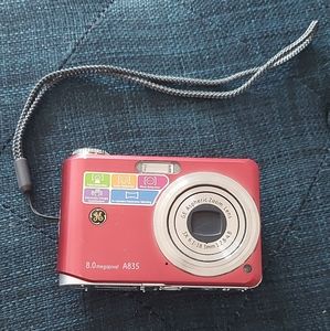 Digital camera 8 megapixel Red